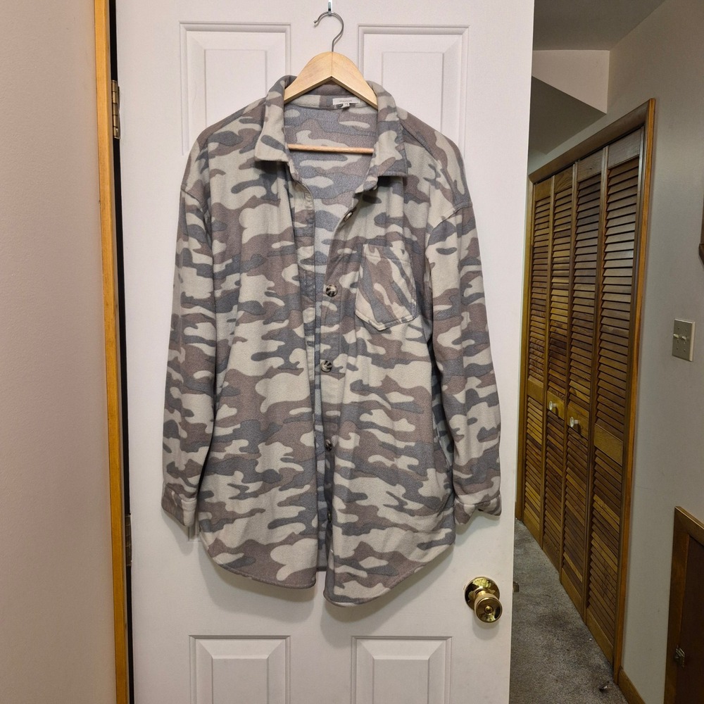 Maurices Womens XL Gray Camo Fleece Shacket Button Front Long Sleeve Shacket